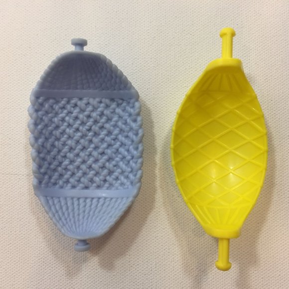 Assorted Pet Shop Store Veterinarian Mini Dollhouse Furniture Dogs - Picture 3 of 11